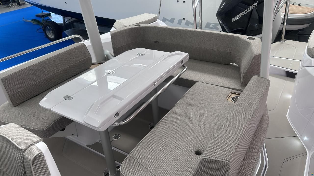 Axopar Yachts 29 Sun Top