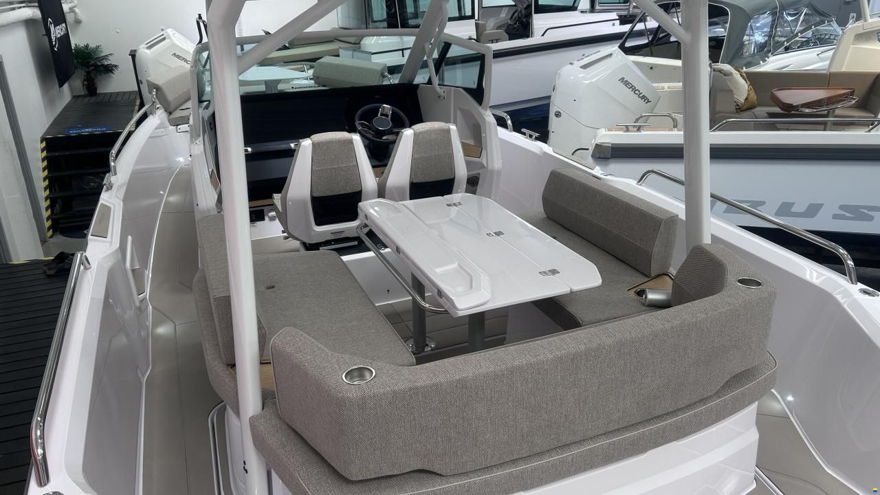 Axopar Yachts 29 Sun Top
