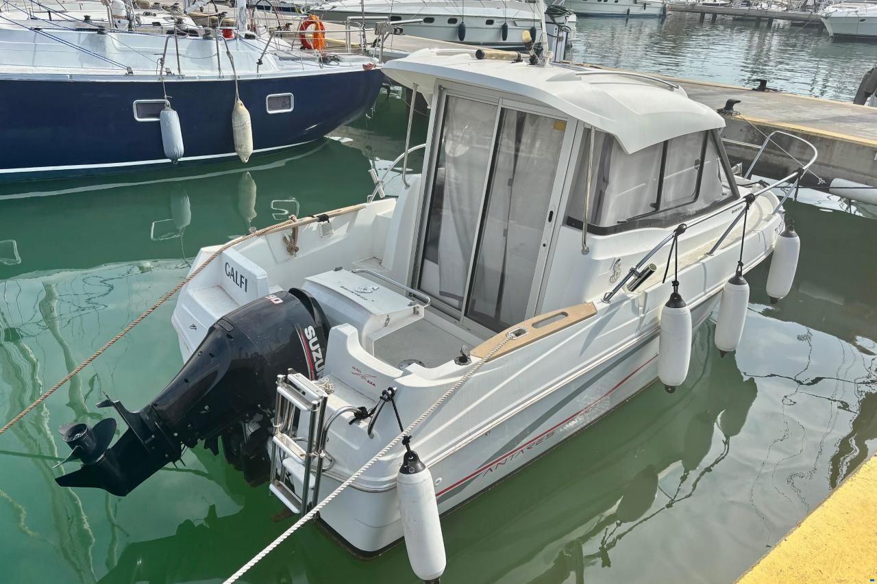 Beneteau Antares 5.80