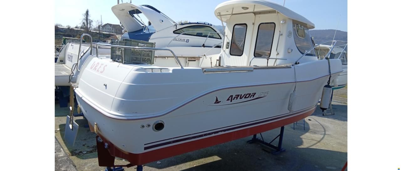Arvor 215