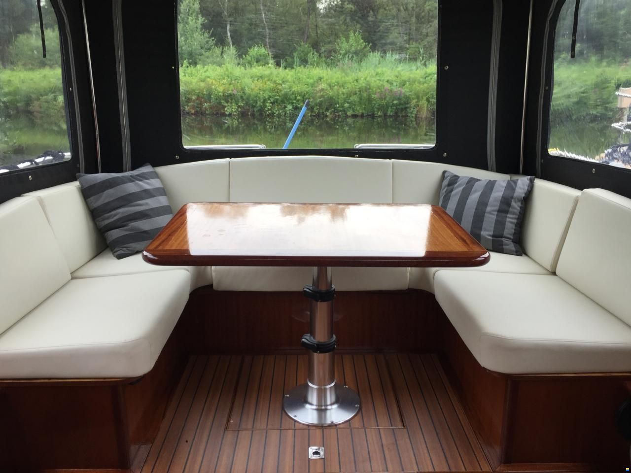 Crown Yacht 9,30