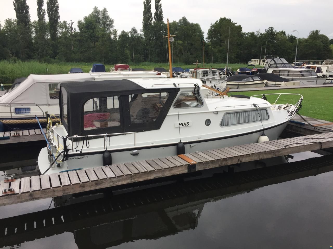 Crown Yacht 9,30