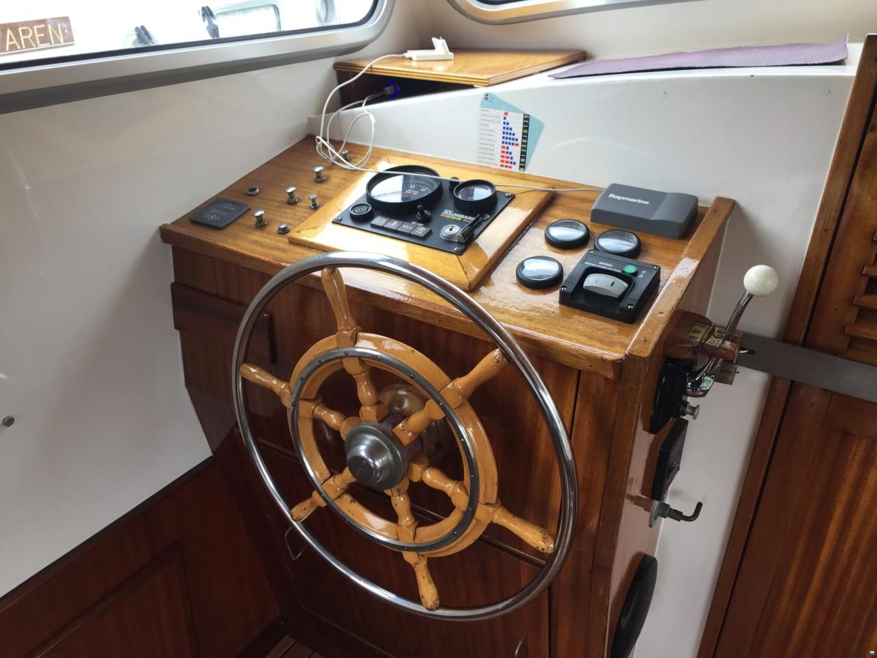 Crown Yacht 9,30