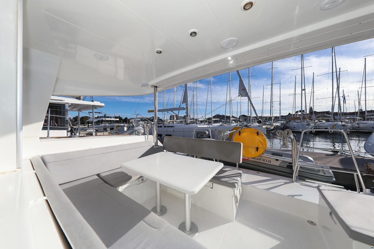 Lagoon 400 S2