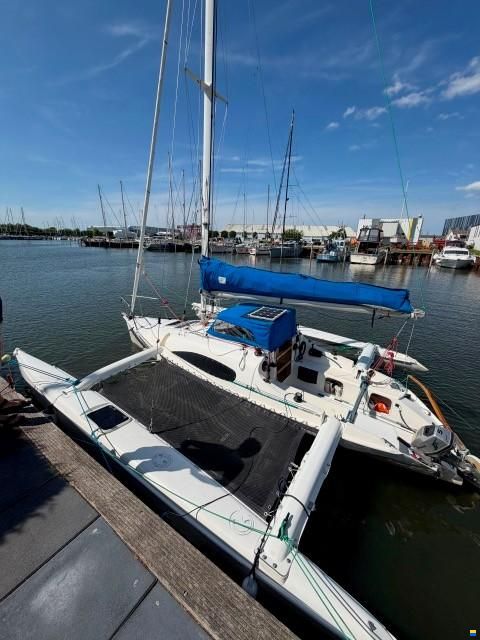 Corsair F 24