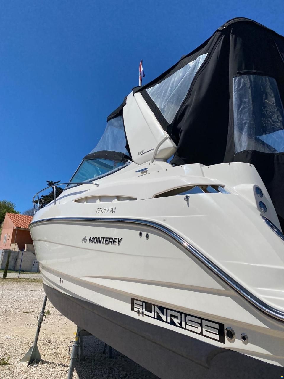Monterey 315 SCR