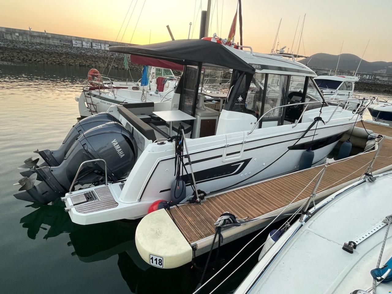 Jeanneau Merry Fisher 895