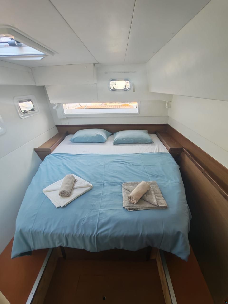 Lagoon 42