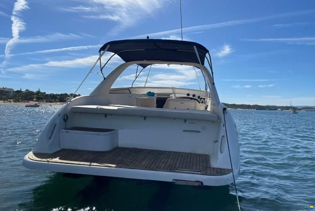 Real Power Boats Hawk 32