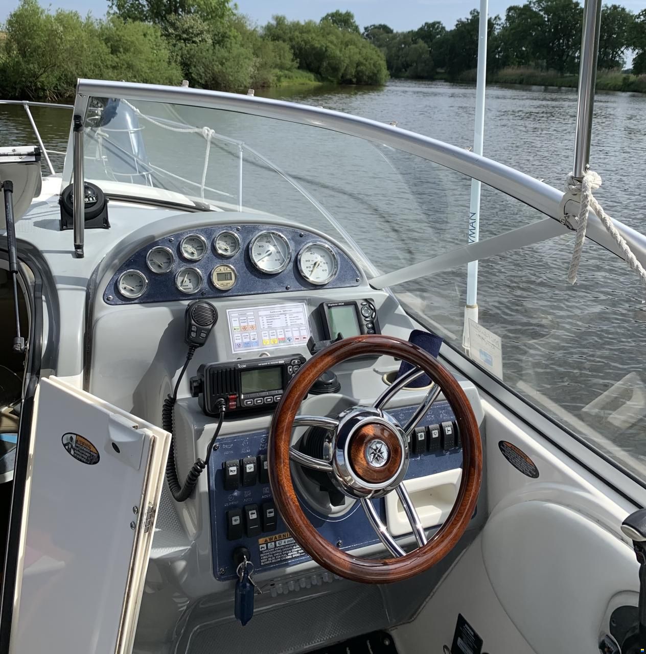 Bayliner 245