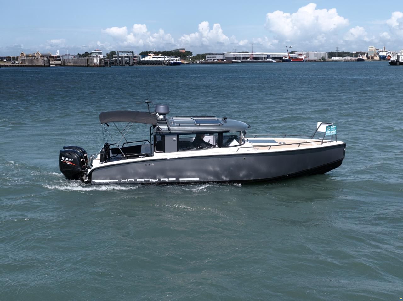 XO Boats 270 RS Front Cabin OB