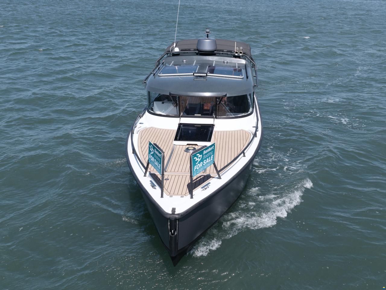XO Boats 270 RS Front Cabin OB