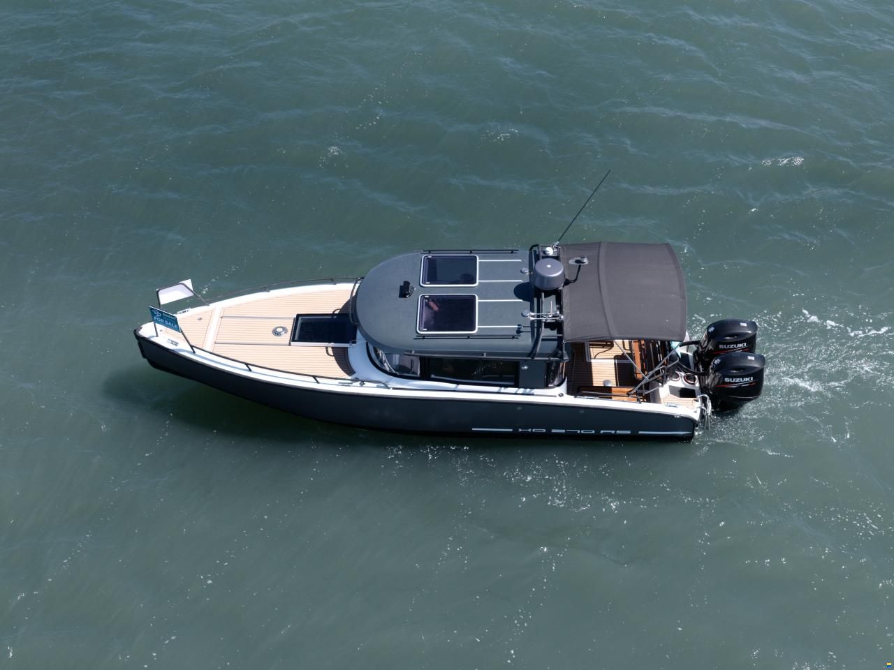 XO Boats 270 RS Front Cabin OB