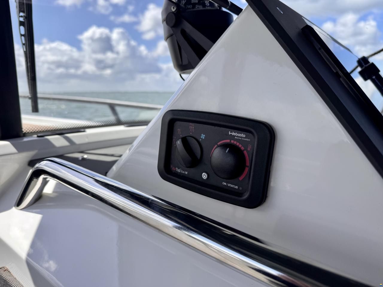 XO Boats 270 RS Front Cabin OB