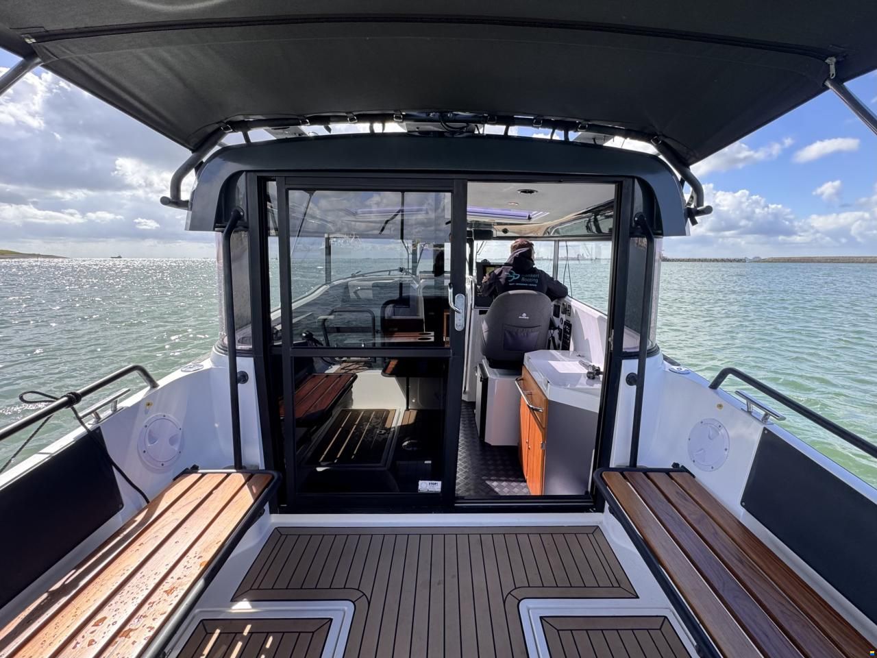 XO Boats 270 RS Front Cabin OB