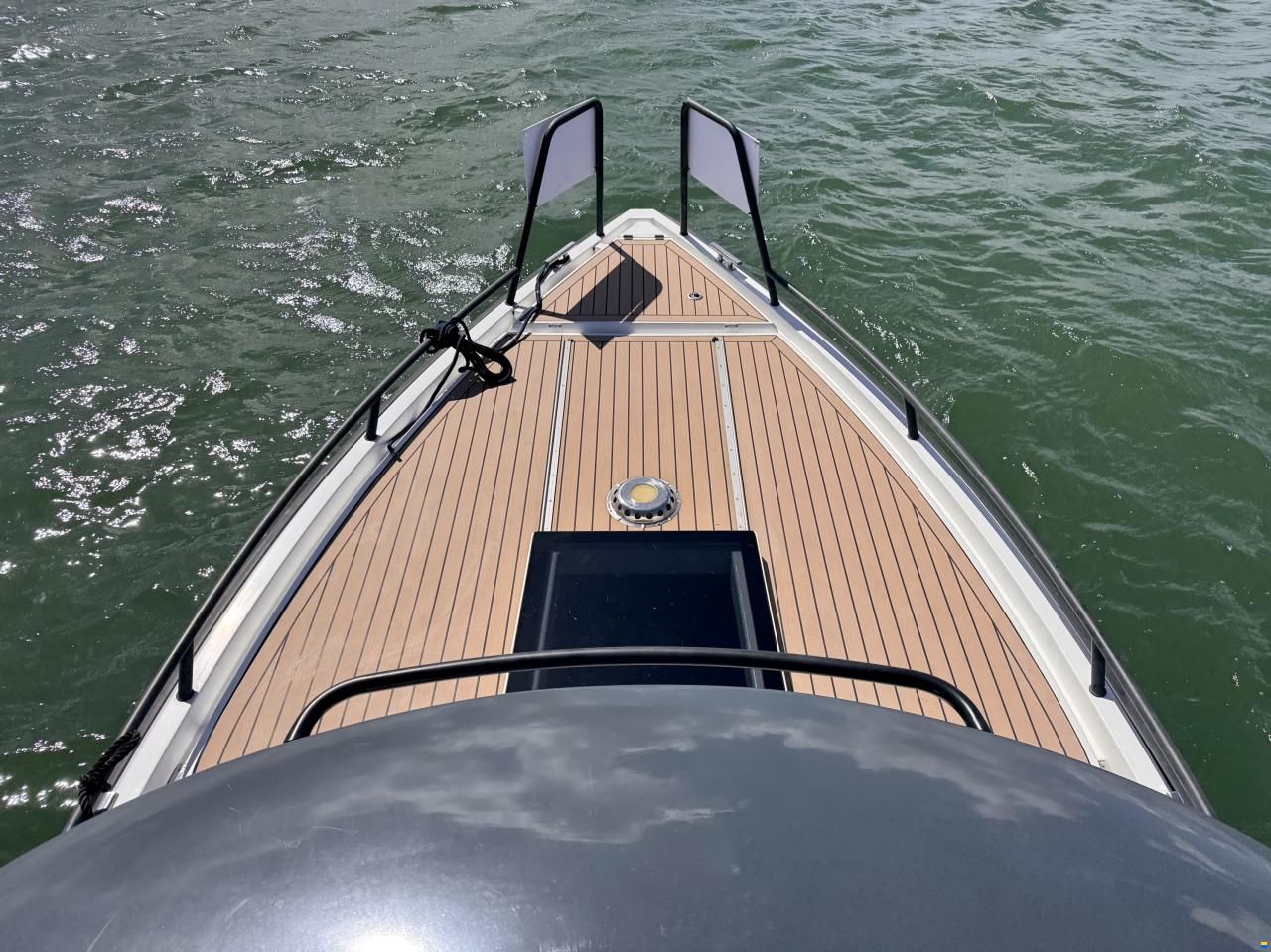 XO Boats 270 RS Front Cabin OB
