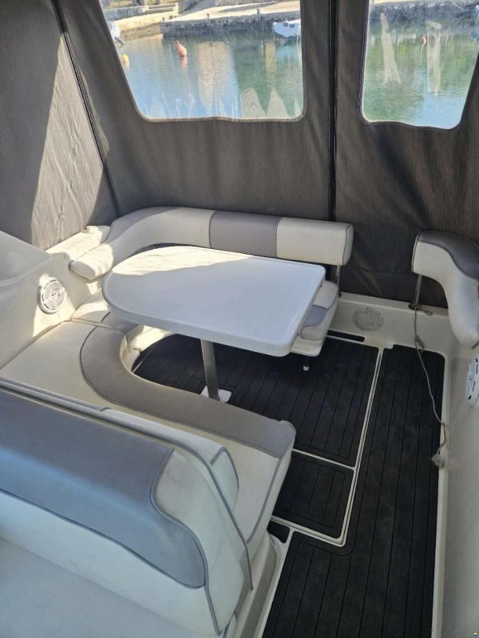 Sea Ray 230Da