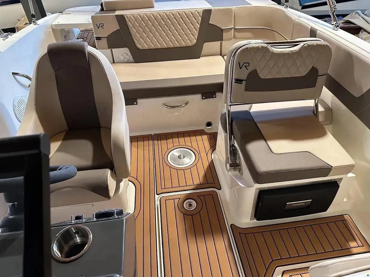Bayliner VR5