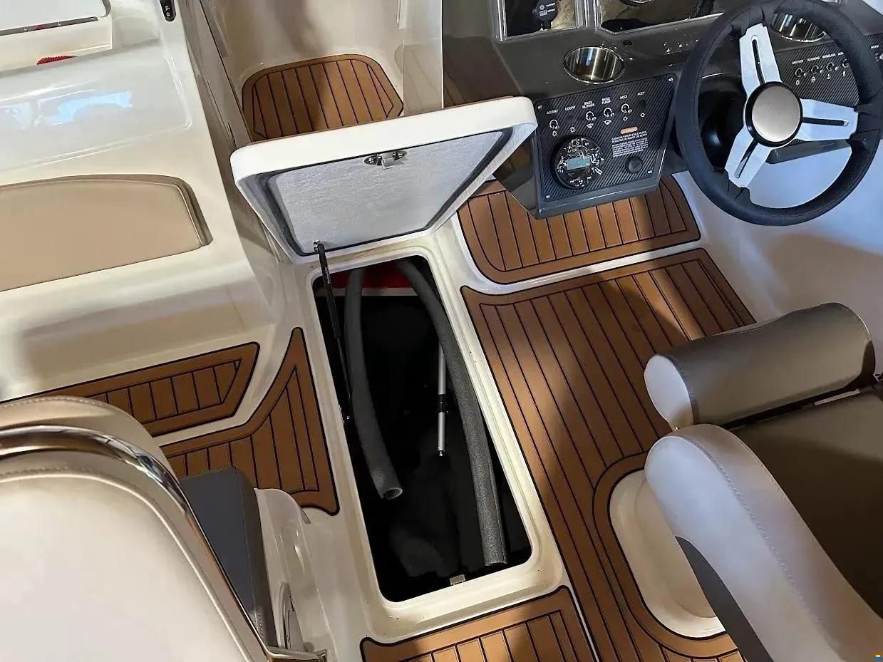 Bayliner VR5