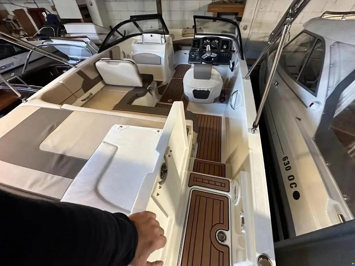 Bayliner VR5