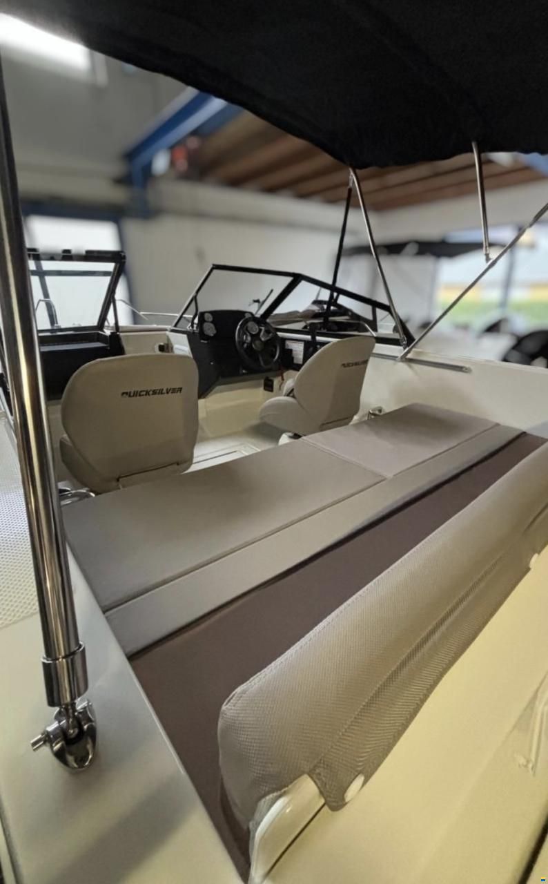 Quicksilver 555 Bowrider