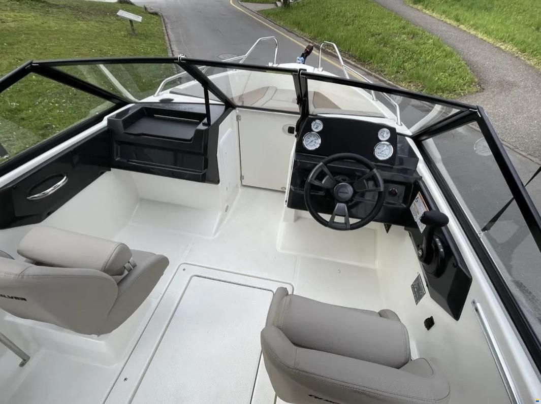 Quicksilver 555 Bowrider