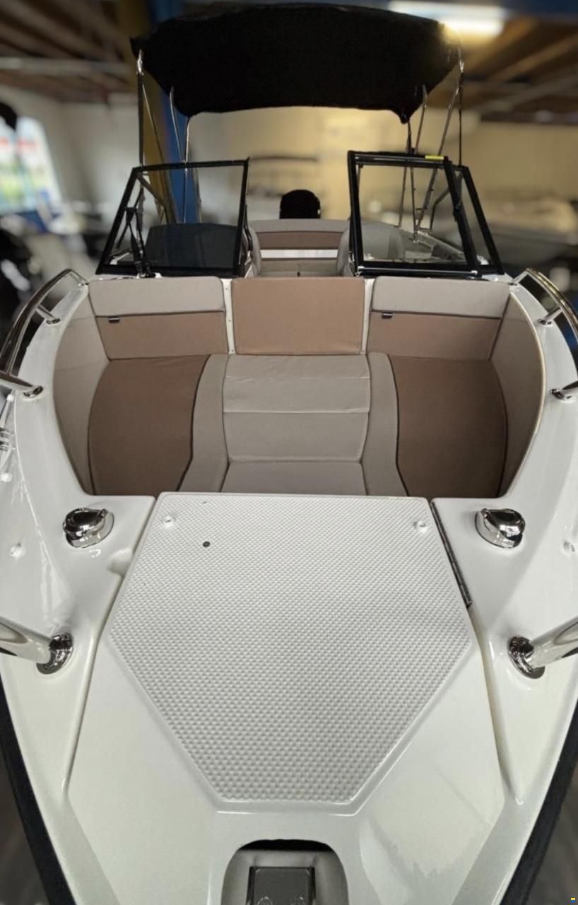 Quicksilver 555 Bowrider