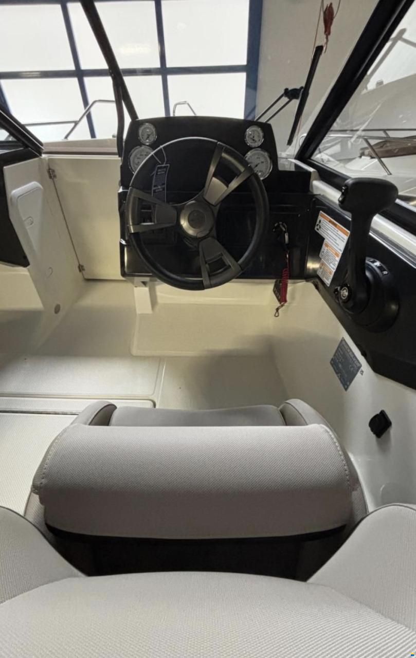 Quicksilver 555 Bowrider