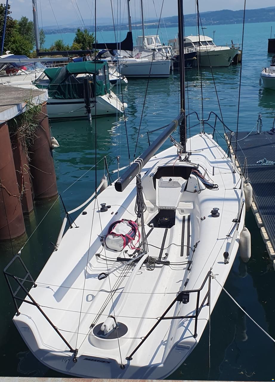 Melges 32