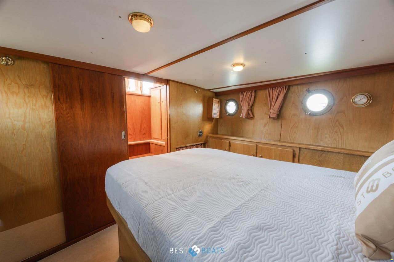 Linssen St. Jozef 1050 Salon