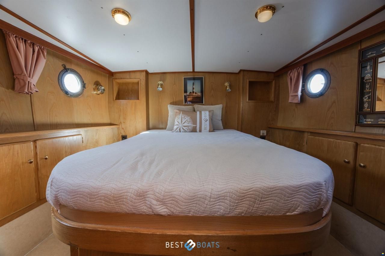Linssen St. Jozef 1050 Salon