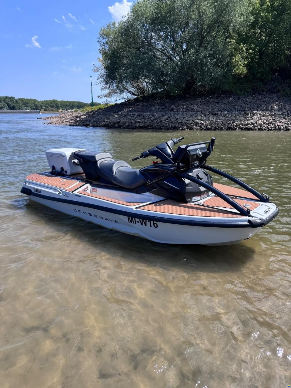 Yamaha WAVERUNNER CROSSWAVE