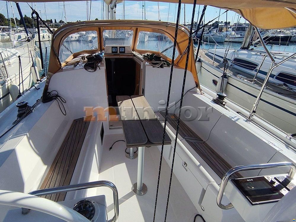 Elan E4