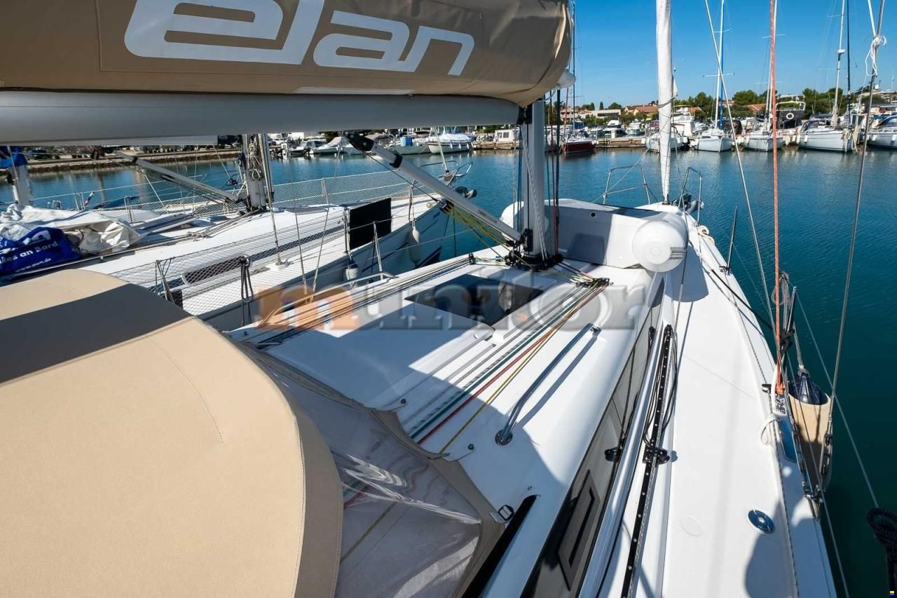 Elan E4