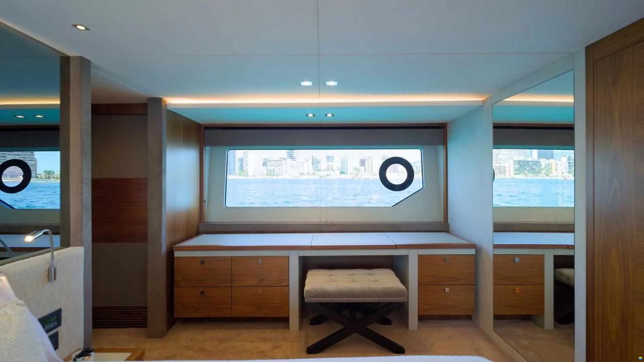 Sunseeker 76 Yacht