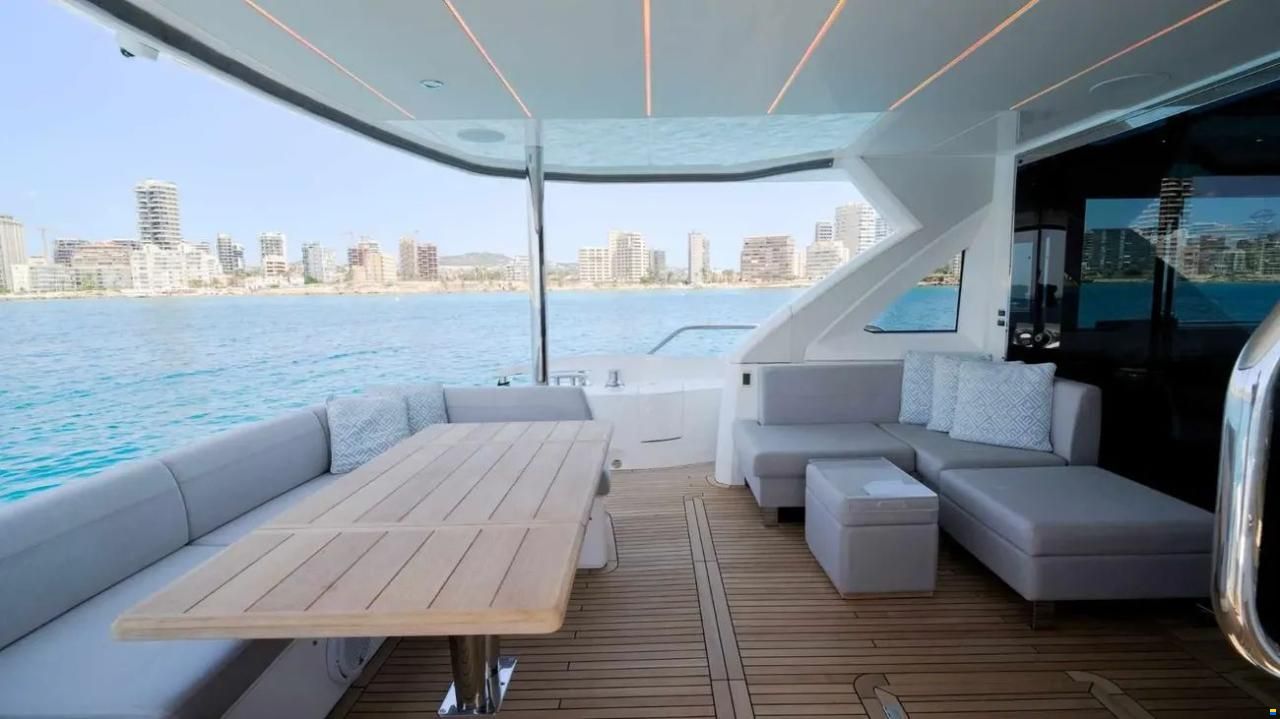 Sunseeker 76 Yacht