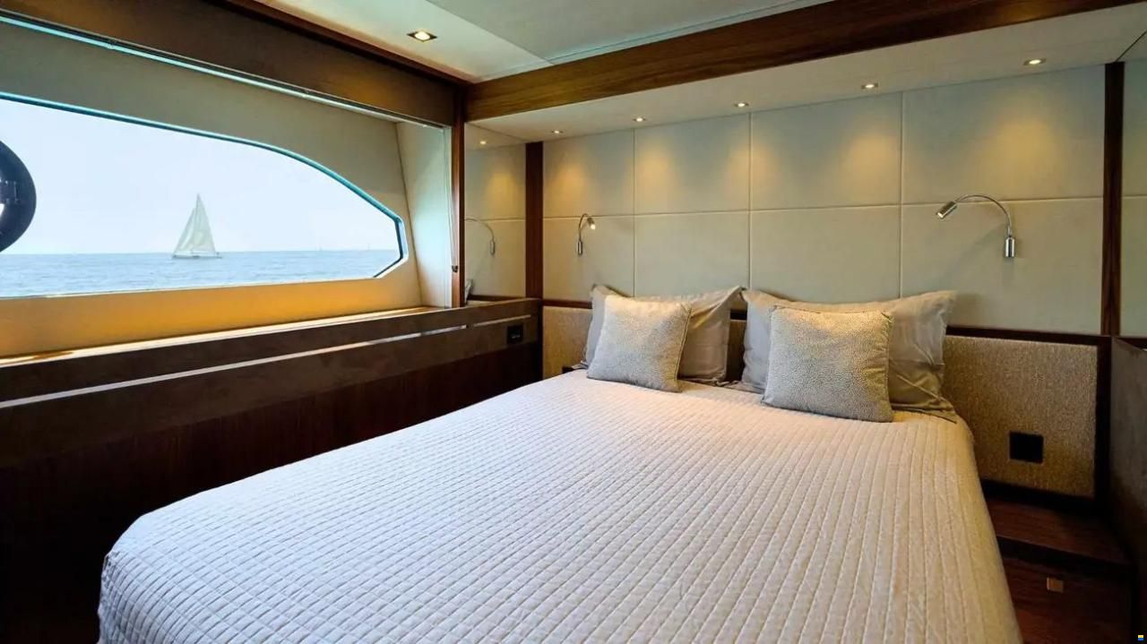 Sunseeker 76 Yacht