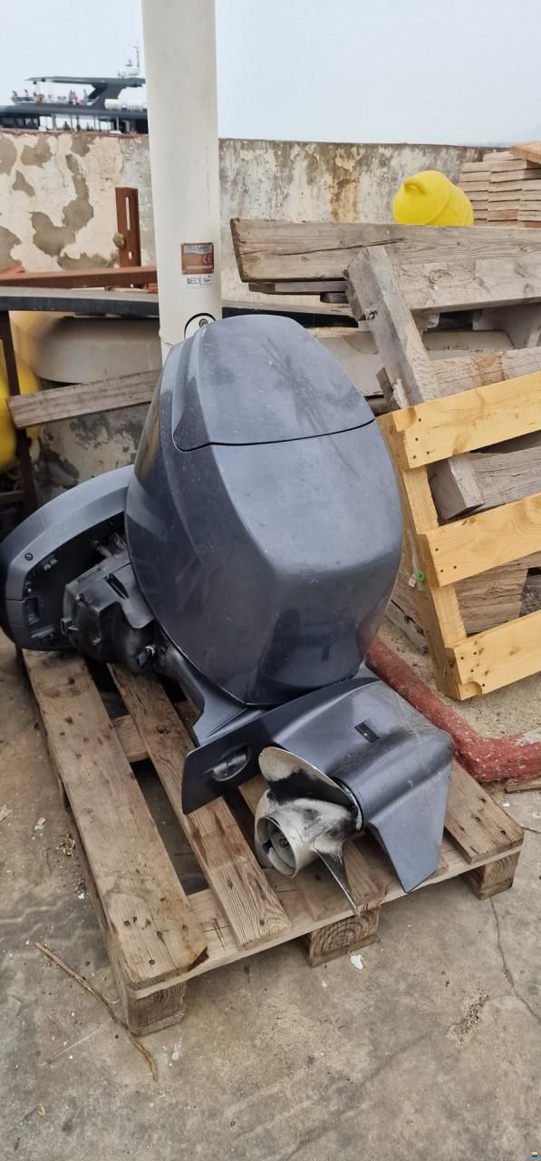 Suzuki Yamaha F50AED 62Y Outboard Engine