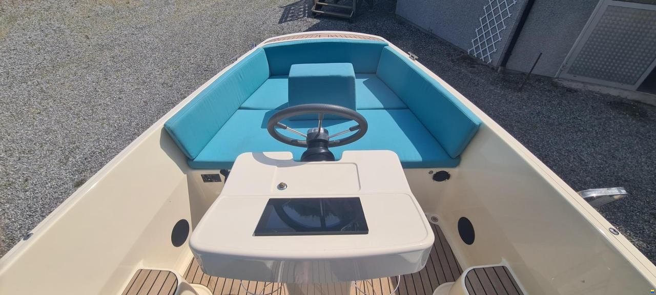 JR Yachts Classic 7 Electric