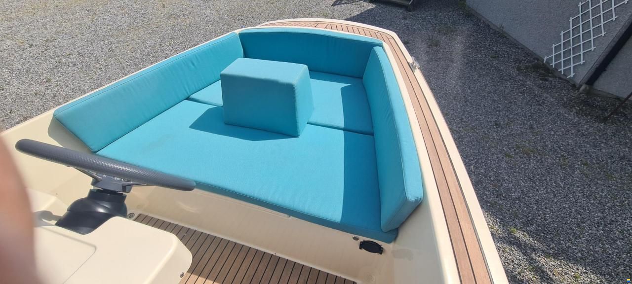 JR Yachts Classic 7 Electric