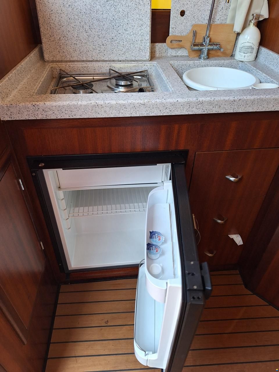 Triton salon boot