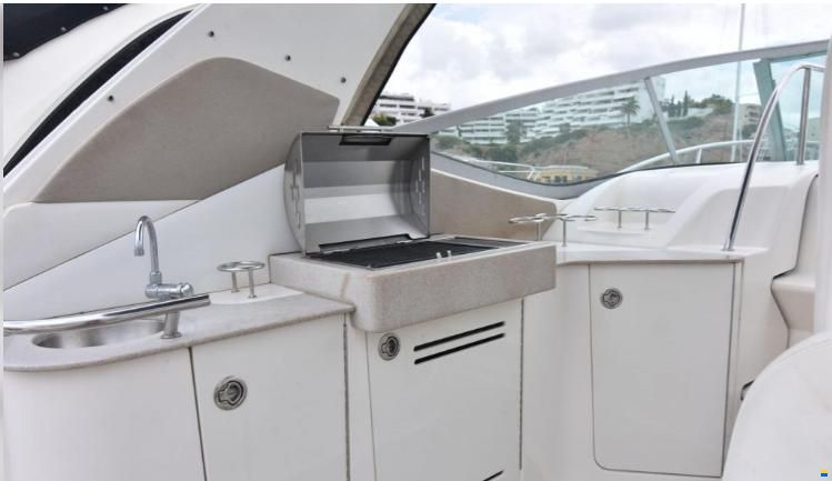 Sea Ray 335 Sundancer