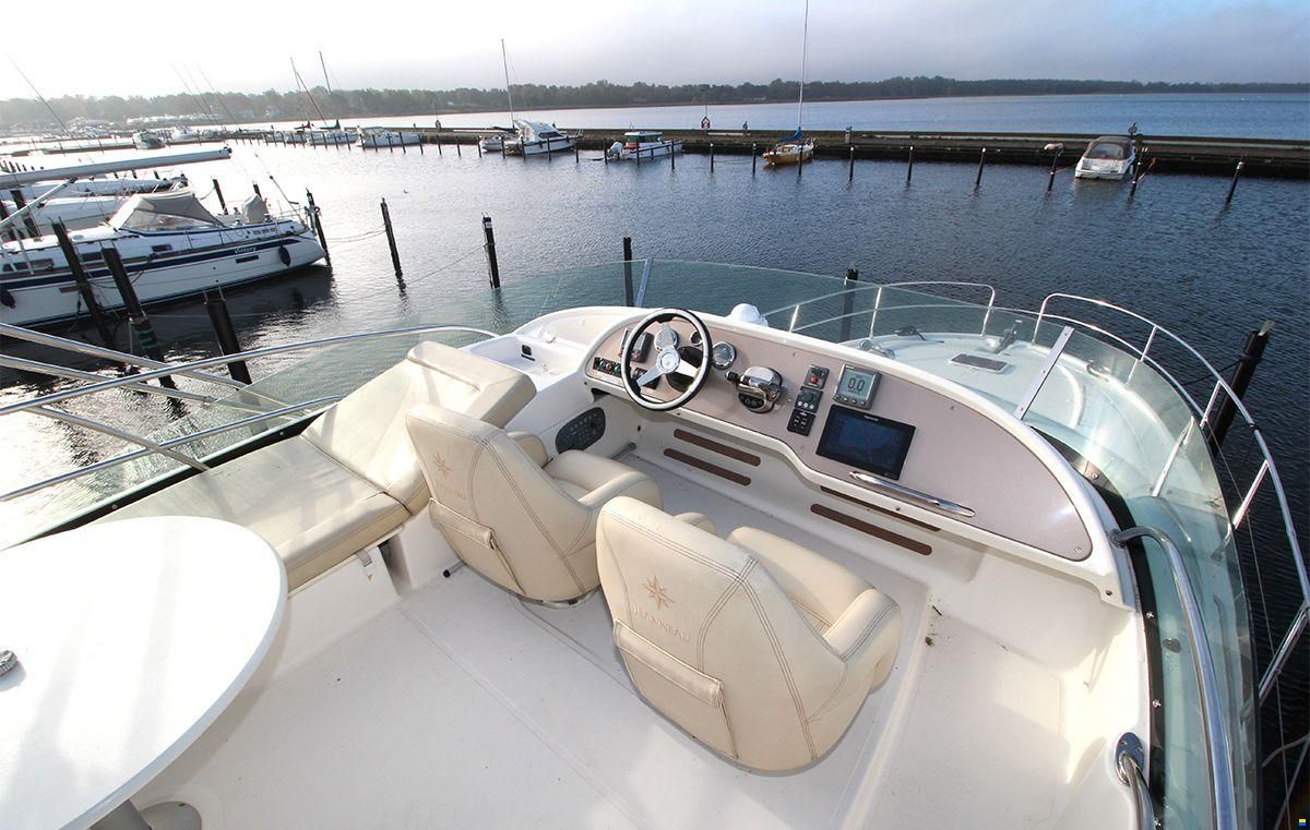 Prestige 42 Flybridge
