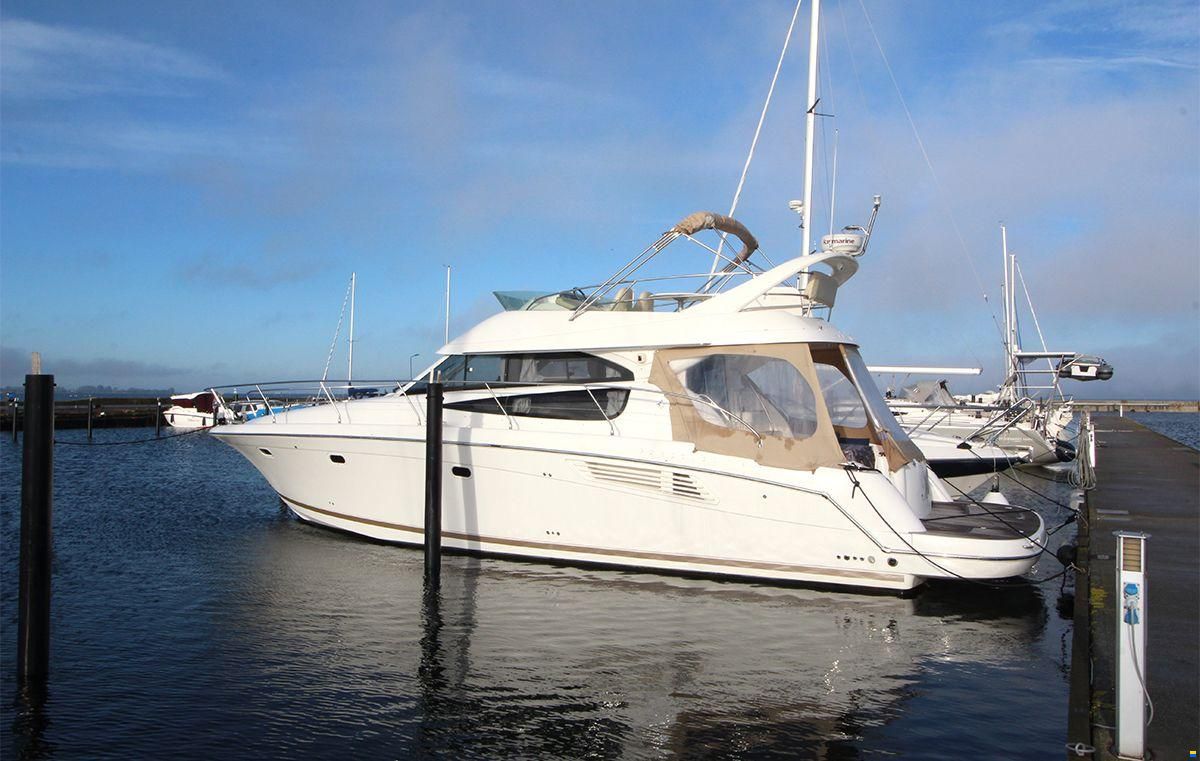 Prestige 42 Flybridge