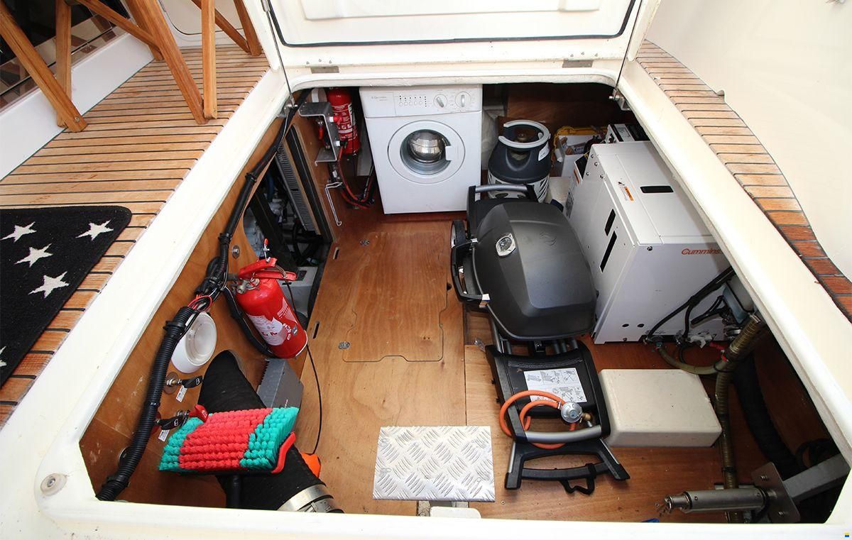 Prestige 42 Flybridge
