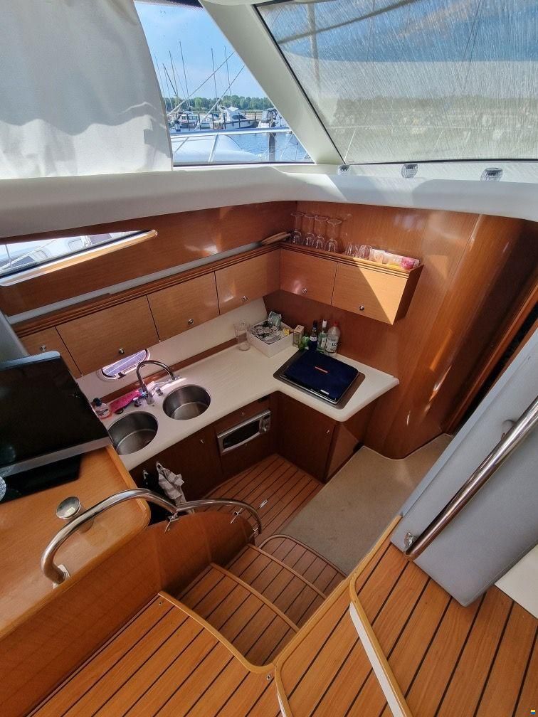 Prestige 42 Flybridge