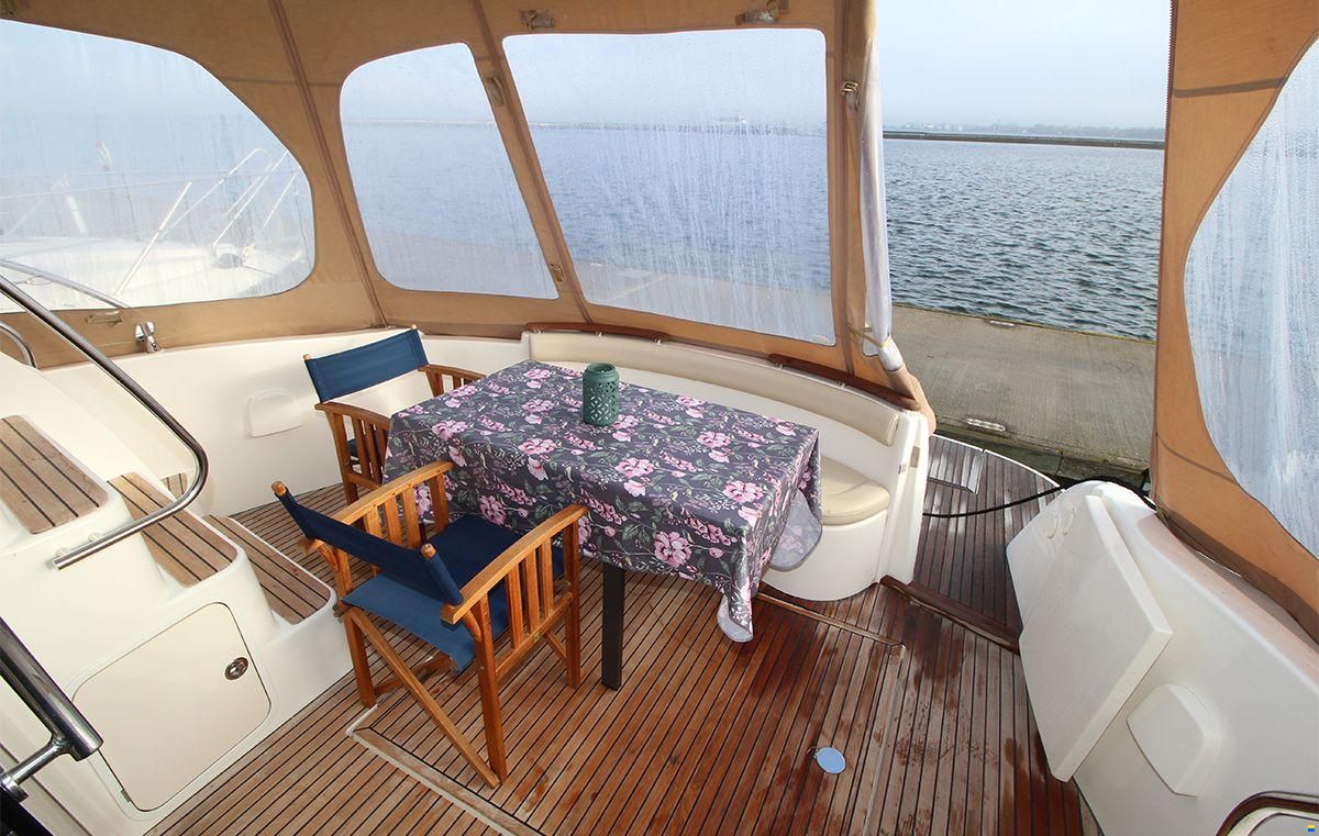 Prestige 42 Flybridge