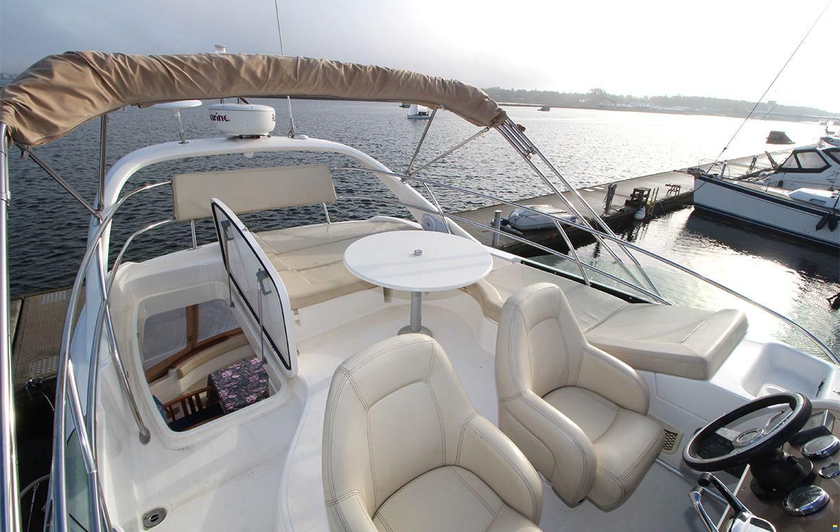 Prestige 42 Flybridge