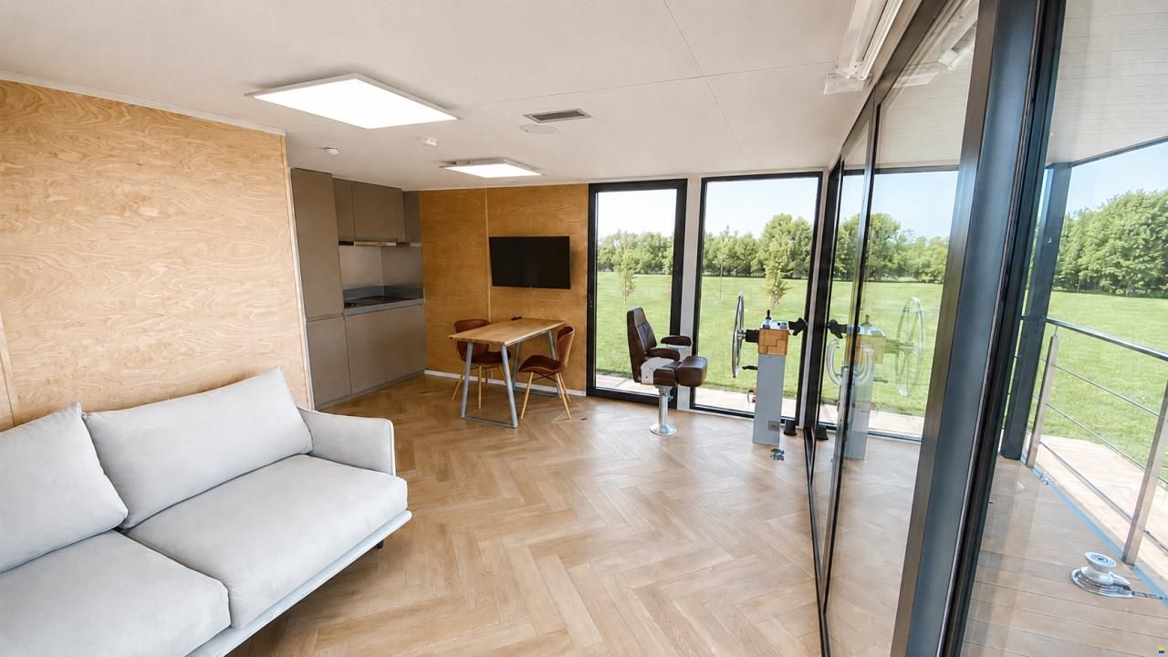 Houseboat V12 Demo