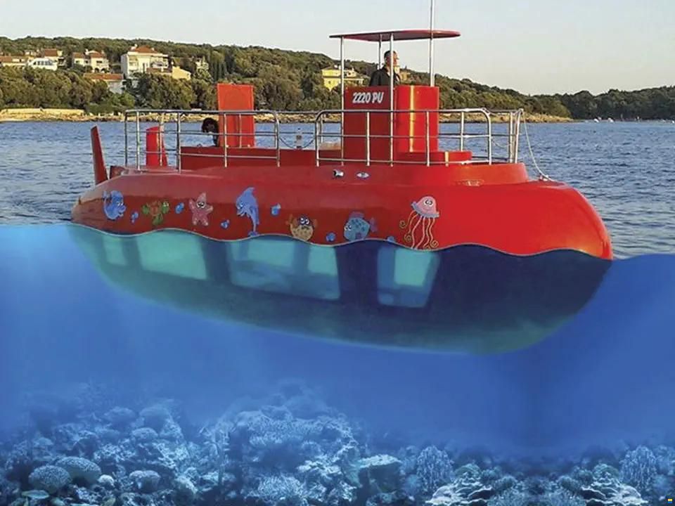 Halb-Unterwasserboot